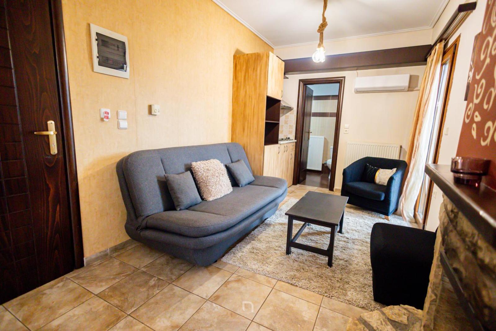 Enastron Hotell Kalavryta Exteriör bild