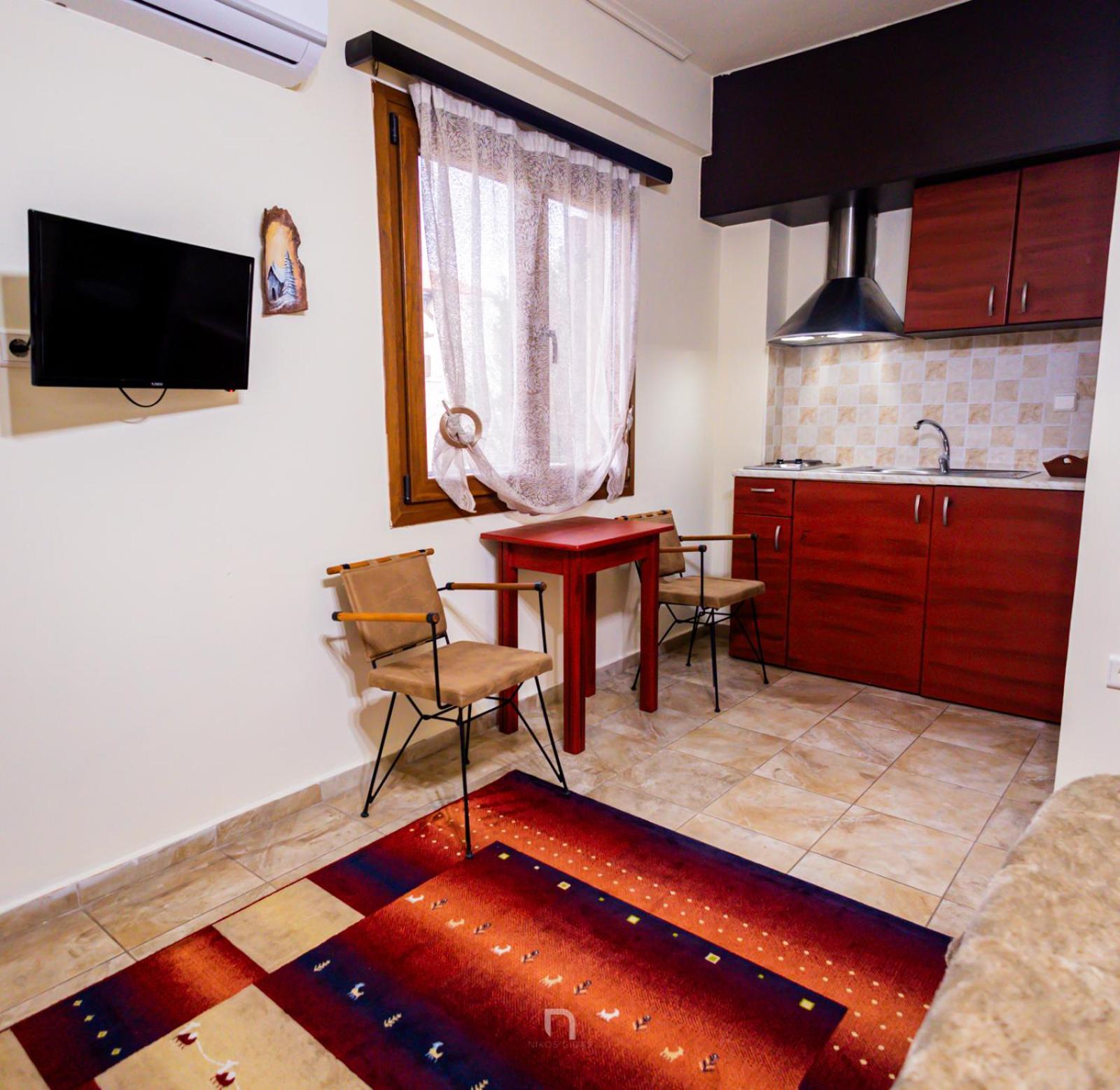 Enastron Hotell Kalavryta Exteriör bild
