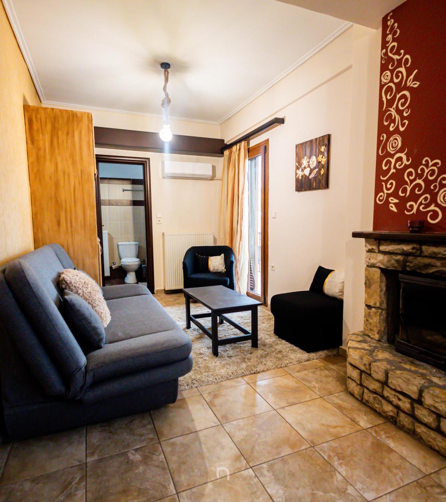 Enastron Hotell Kalavryta Exteriör bild